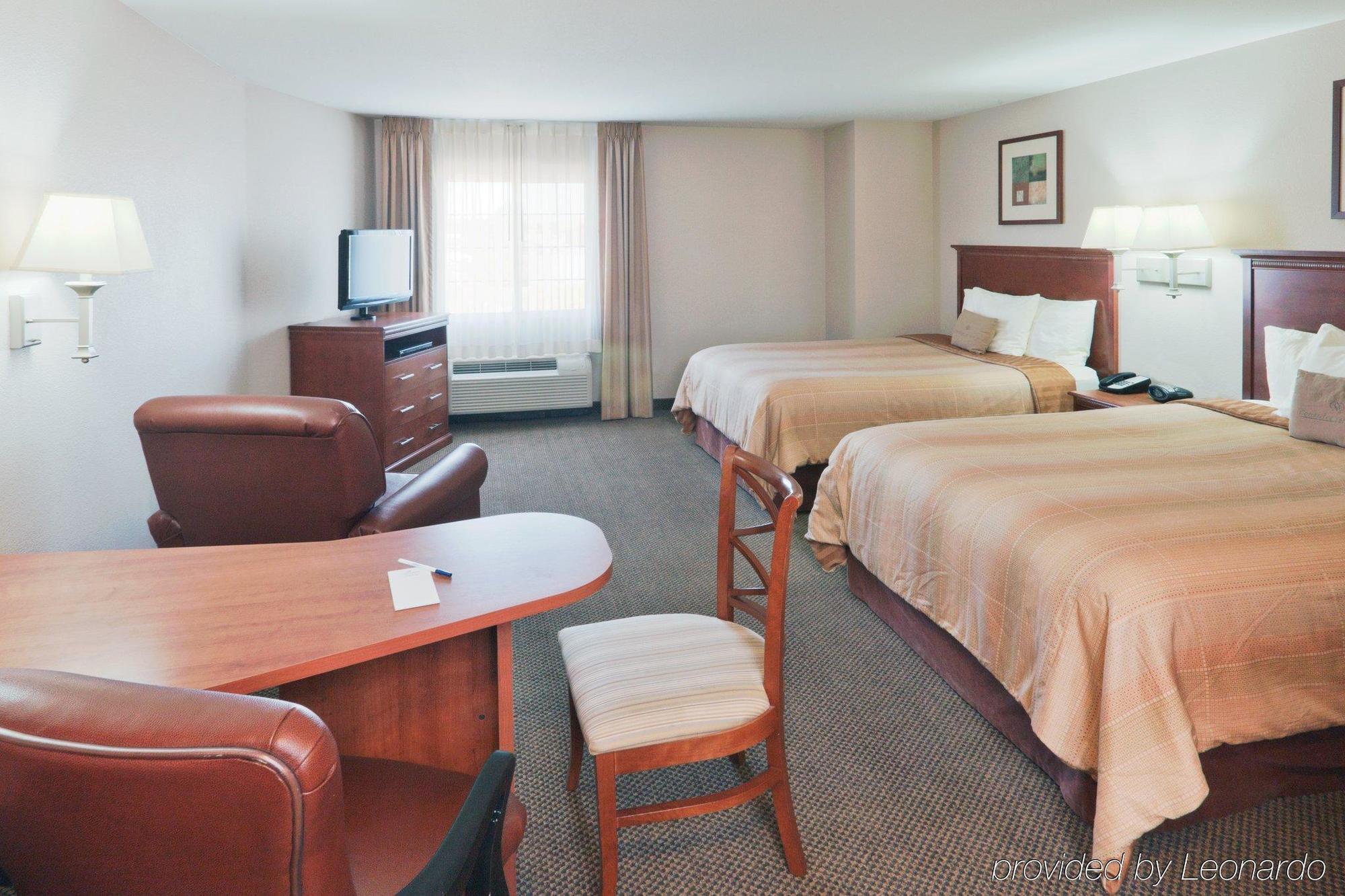 แคนเดิลวูด สวีท ยิลเลตต์ Hotel ภายนอก รูปภาพ